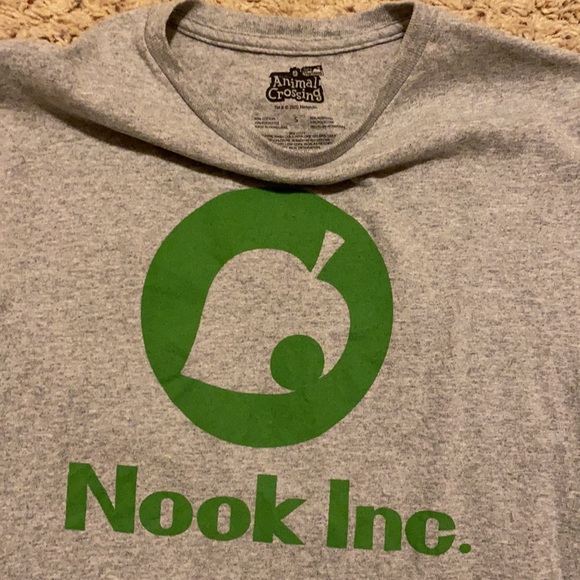BRAND NEW Animal Crossing Nook Inc. graphic tee perfect condition - Picture 2 of 2